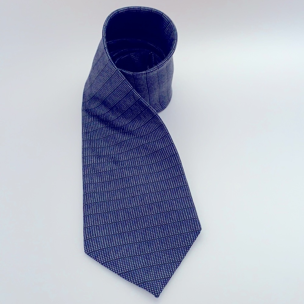 Oscar de la Renta 100% silk made in USA tie
